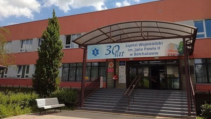 Piotrkowianin zniszczył drzwi bełchatowskiego szpitala