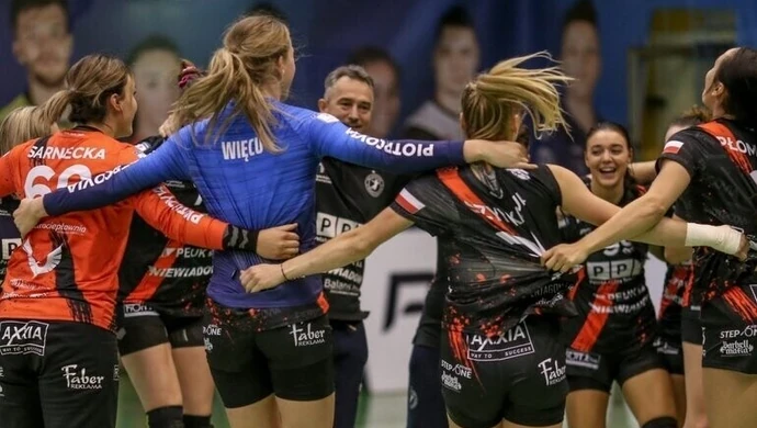 Piotrcovia o dwie bramki lepsza od Startu