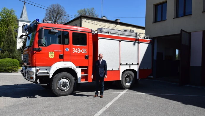 Trzeci nowy samochód strażacki w gminie Czarnocin