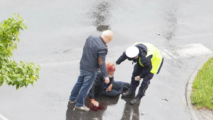 Mężczyzna potrącony na przejściu dla pieszych