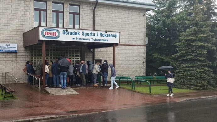 Mieszkańcy skarżą się na organizację punktu szczepień