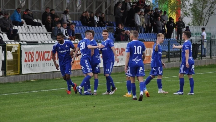 Polonia wygrywa i zapewnia sobie utrzymanie