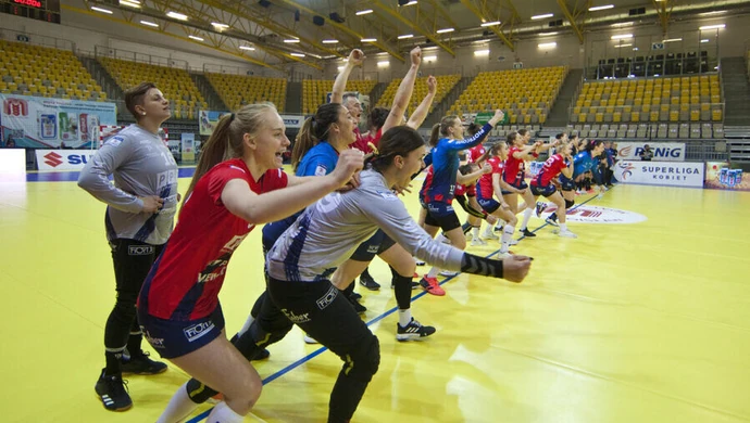 Piotrcovia wygrywa w Koszalinie po karnych