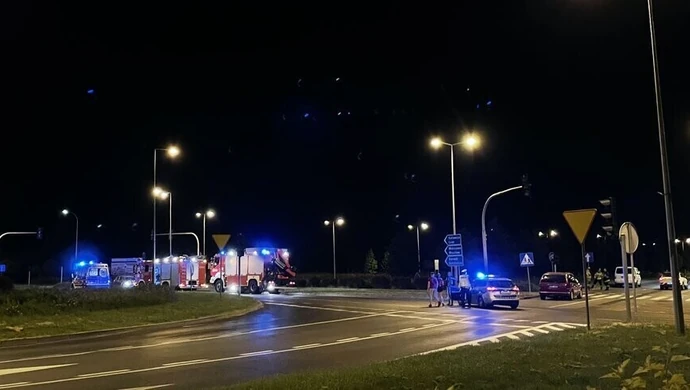 Zderzenie aut na skrzyżowaniu Sikorskiego/Concordii (ZDJĘCIA)