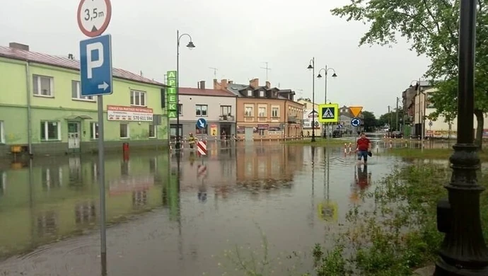 Ulewa sparaliżowała Piotrków (FILM)