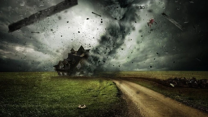 Pogoda na weekend. W piątek ryzyko trąby powietrznej