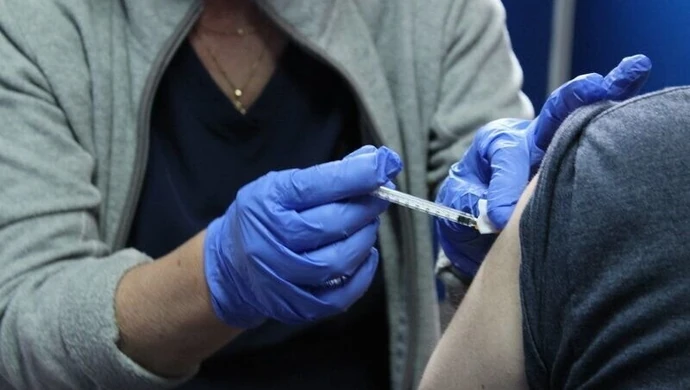 Skorzystali z mobilnego punktu szczepień, a w systemie widnieli jako niezaszczepieni