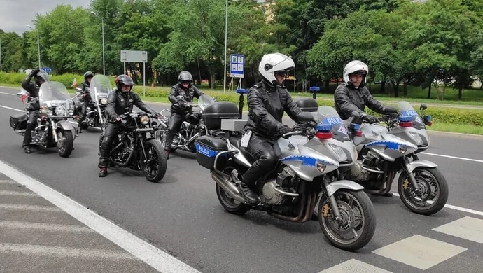 Patrz w lusterka. Motocykle są wszędzie