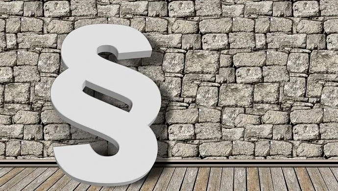 Policjant potrącił pieszą i odjechał z miejsca zdarzenia