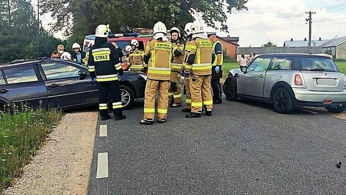 Pijany wiózł dziecko. Doprowadził do groźnego wypadku i uciekł