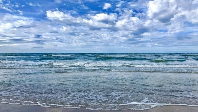 Planujesz wakacje? Uważaj na oszustów!