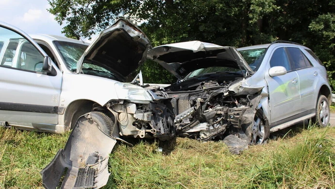 Po pijanemu spowodował czołowe zderzenie (ZDJĘCIA)