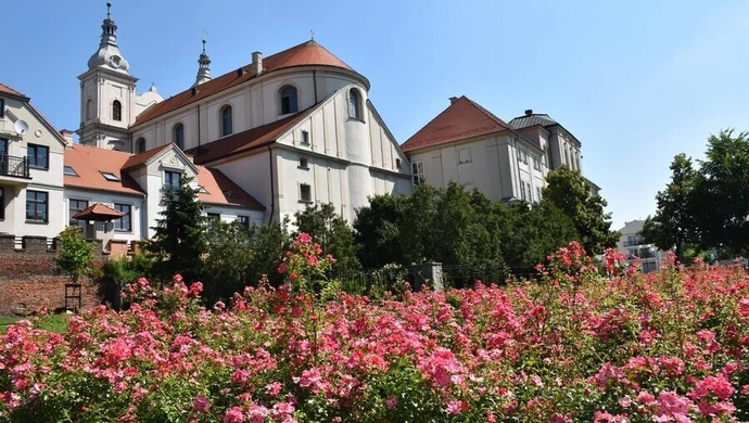 Plac Niepodległości w pełnej krasie
