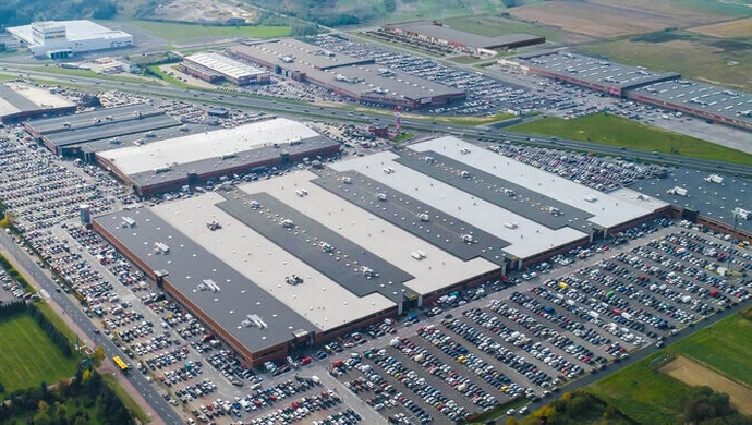 Zakupy hurtowe odzieży. Na czym polega nowe rozwiązanie ptak.com.pl?