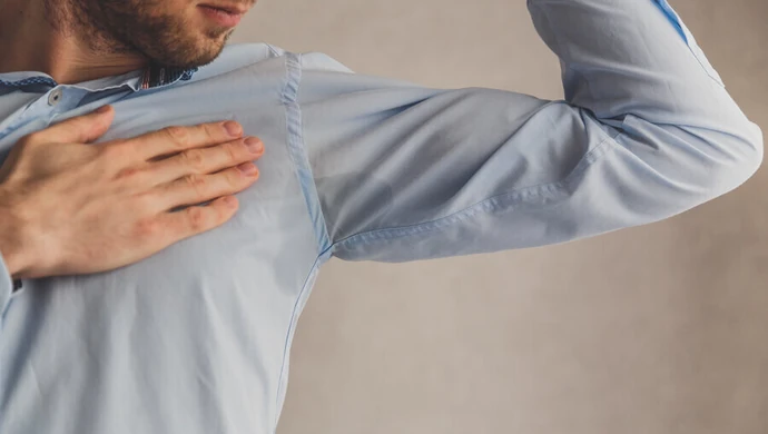 Zmagasz się z nadpotliwością? Zobacz, co może być przyczyną