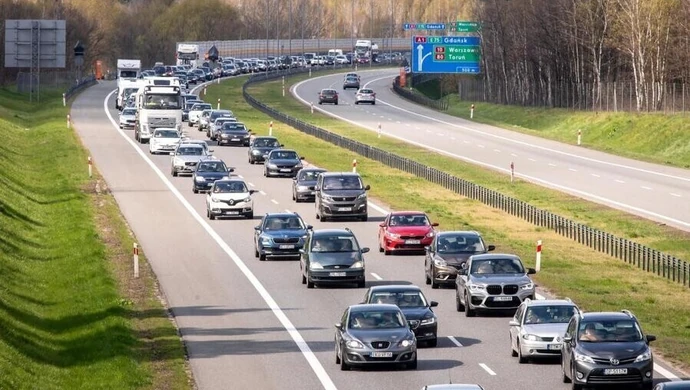 Eksperci: system kontroli prędkości w autach zwiększy ich ceny i wysokość składek ubezpieczeniowych