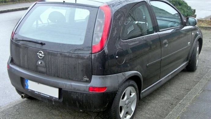 Pijany kierowca zatrzymany przez świadka