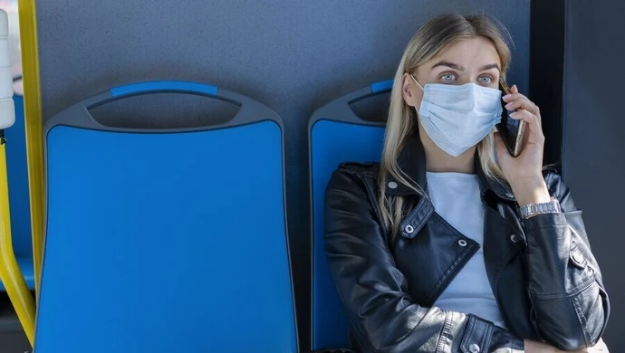 Podróżujący busem zakażony COVID-19. Komunikat sanepidu