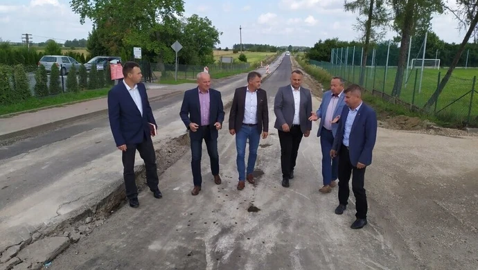 Trwa budowa dróg w gminie Wolbórz