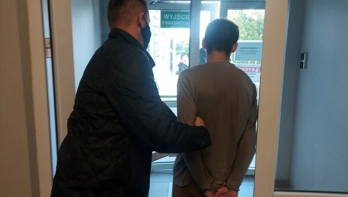 Kilkanaście dni więził, bił i gwałcił młodą kobietę