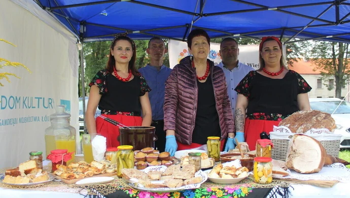 Muzyczne i kulinarne atrakcje w okolicach zamku w Bykach