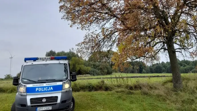 Policjanci radzą jak jesienią uniknąć tragedii na drodze