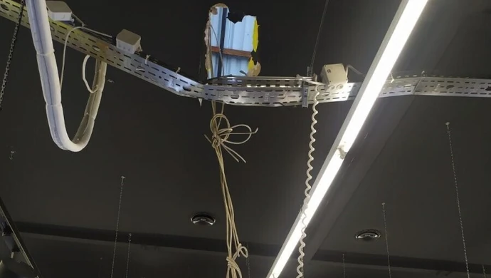 Włamali się do Media Expert przez dach