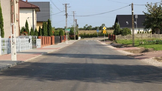 Nowa droga w Longinówce