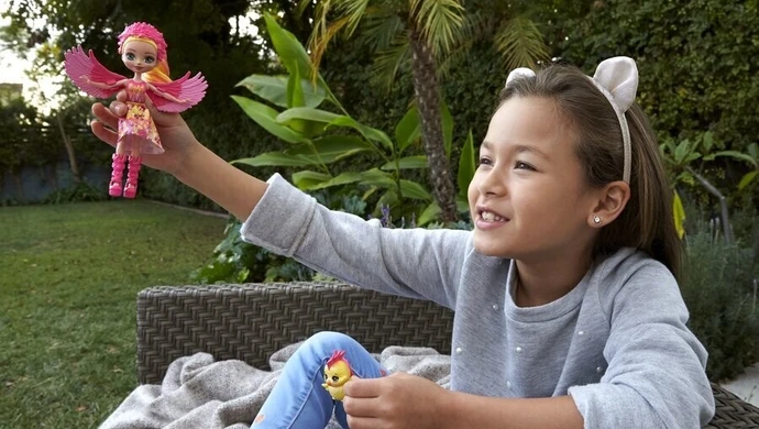 Jestem na pTAK z Enchantimals! Czyli dzieciaki dokarmiają ptaki