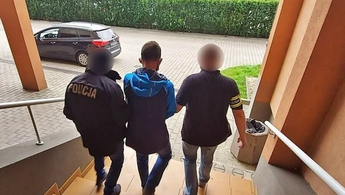 Potrącił i uciekł. Policjanci go złapali   