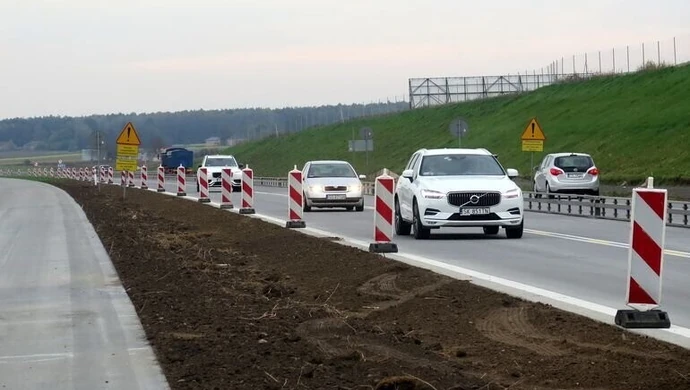 A1 między Piotrkowem a Tuszynem na finiszu