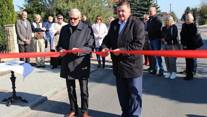 Droga w Longinówce oficjalnie otwarta po kompleksowej przebudowie