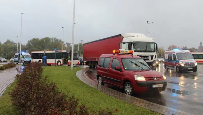 Stłuczka na rondzie Sulejowskim