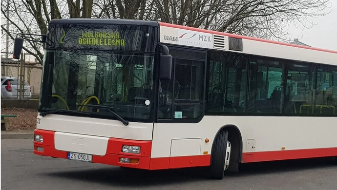 "Emzetką" na cmentarz - rozkład na świąteczne dni