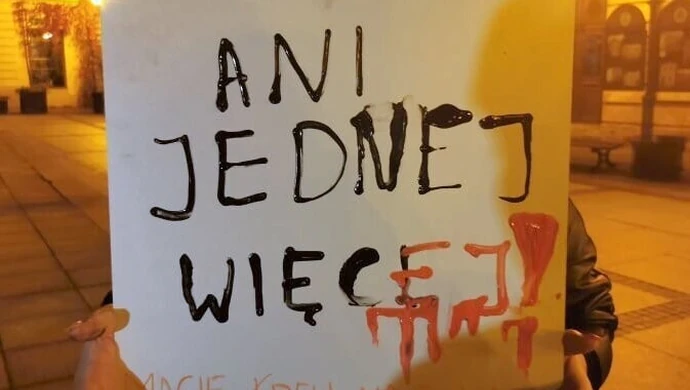 Piotrkowianie protestowali na Rynku Trybunalskim (zdjęcia)