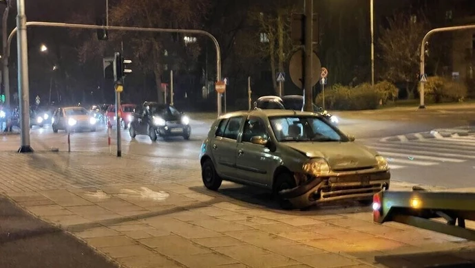 Groźna kolizja na „dwupasmówce”