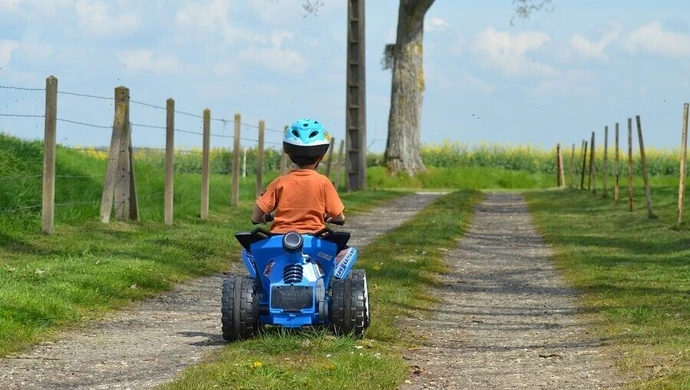 Pojazd dla dziecka – idealny prezent na każdą okazję
