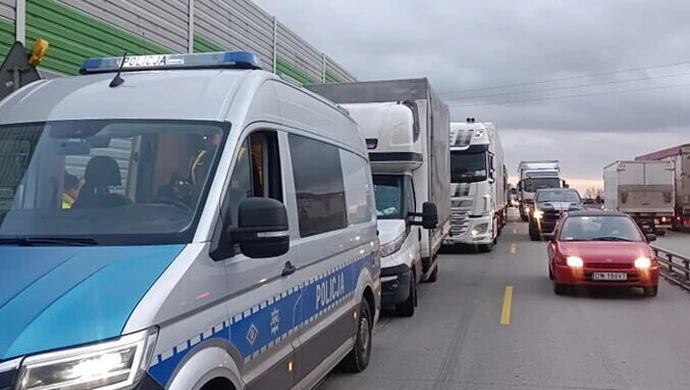 Trzy samochody zderzyły się krajowej "jedynce"