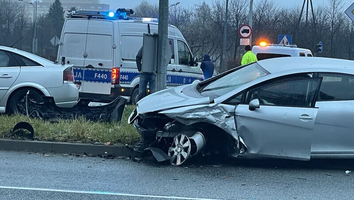 Groźne zderzenie w Piotrkowie (ZDJĘCIA)