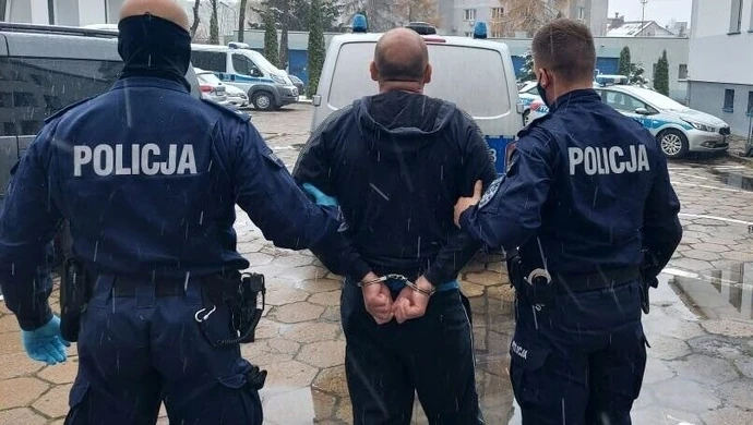 Narkotyki schował w piecu