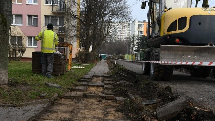 Droga z chodnikiem na Boże Narodzenie