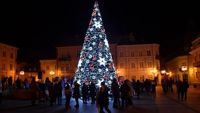 Choinka rozbłyśnie w mikołajki