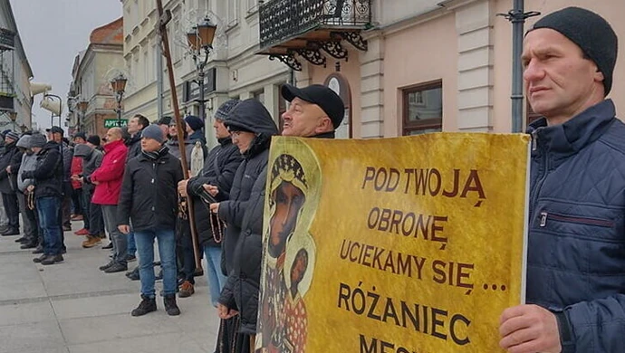 Przez Maryję do Jezusa - Męski Różaniec przeszedł ulicami Piotrkowa