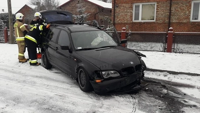 Zderzenie dwóch samochodów w Biskupiej Woli