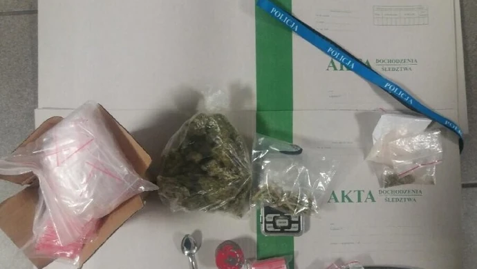 5 osób z zarzutami za narkotyki