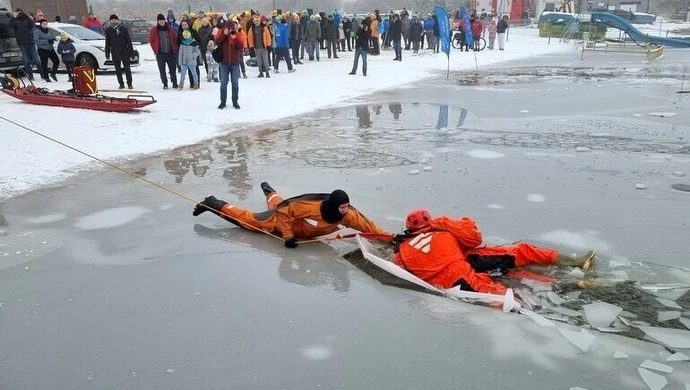 Strażacy szkolili się z ratownictwa wodnego (zdjęcia)