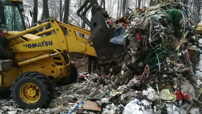 Posprzątali nielegalnie wyrzucone śmieci