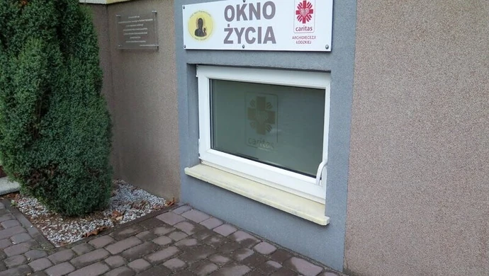 Noworodek w "Oknie życia" w Piotrkowie