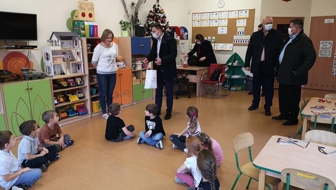 Wiceminister u przedszkolaków