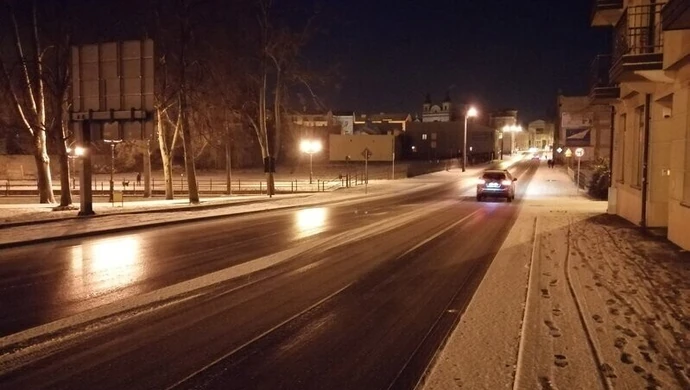 "Szklanka" na drogach w Piotrkowie. Uważajcie!